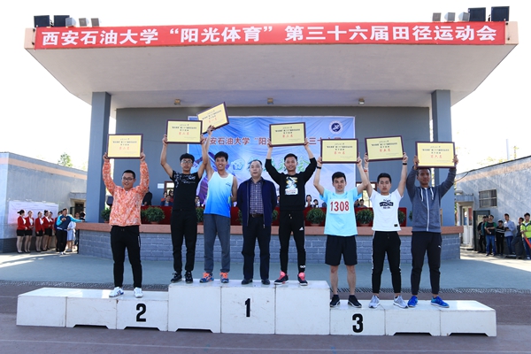 陈校长IMG_0362 - 副本.JPG